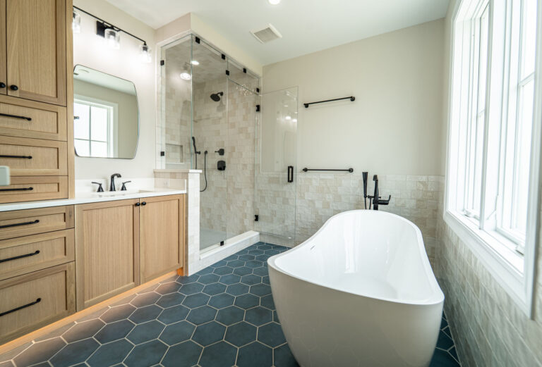 2380 S De cook bathroom and tub